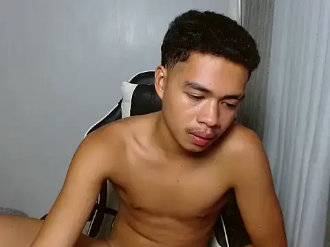 curlyasian_njxx webcam