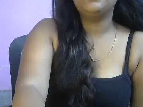 QUEEN-OF-QUEEN Live Web Cam Show