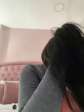Bella__Wood Live Web Cam Show