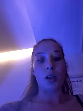 Mrs_Mr_007 webcam