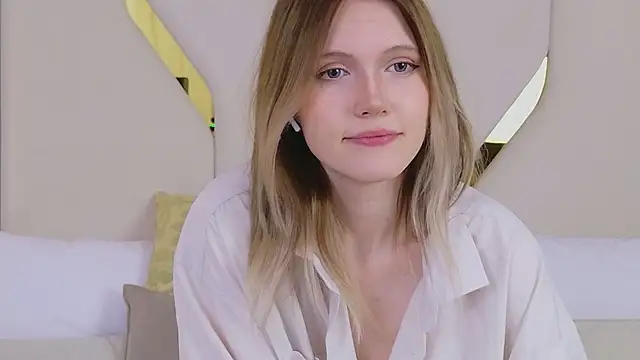 NellieLoyns webcam