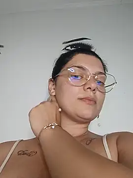 Noraa_me webcam