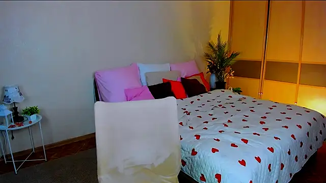 AlluringLookk webcam