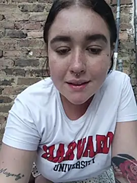 Fiery_Mia webcam