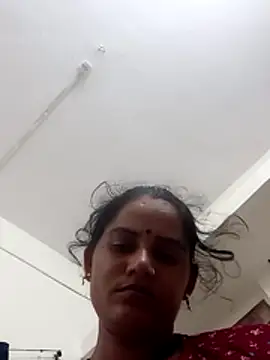 Hotnewbhabi_riya webcam