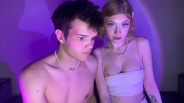 AnnaLucasShow webcam