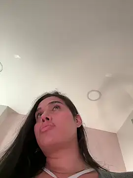 Bella__Wood Live Web Cam Show