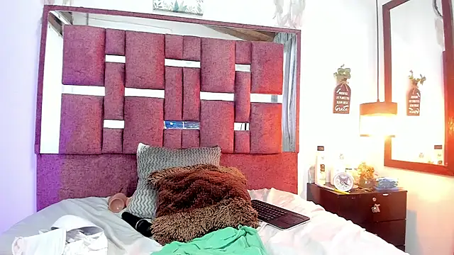 sofy_bonnet1 webcam
