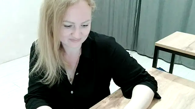 Zaliraa live sex cam
