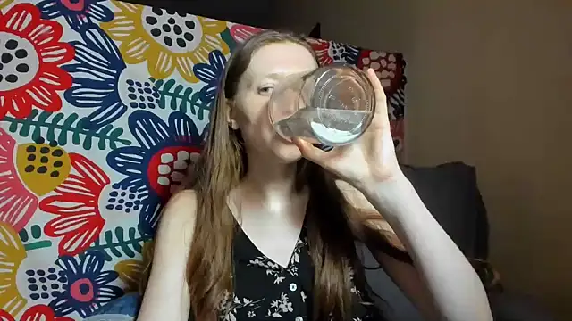 Holistic_woman webcam