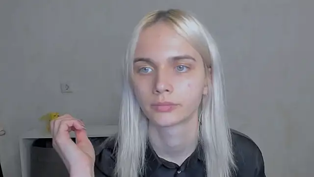 LanaCute webcam