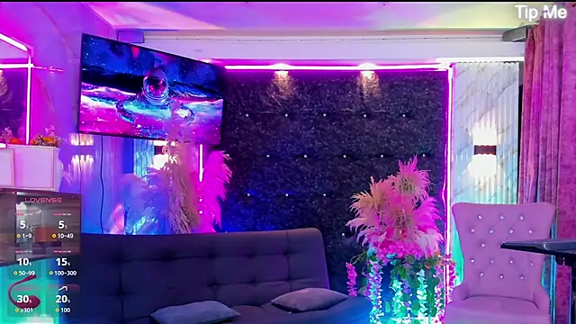 Queens_Wonders_Blonders Live Web Cam Show