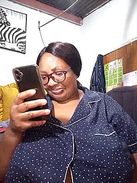 YELLOW_BONE webcam