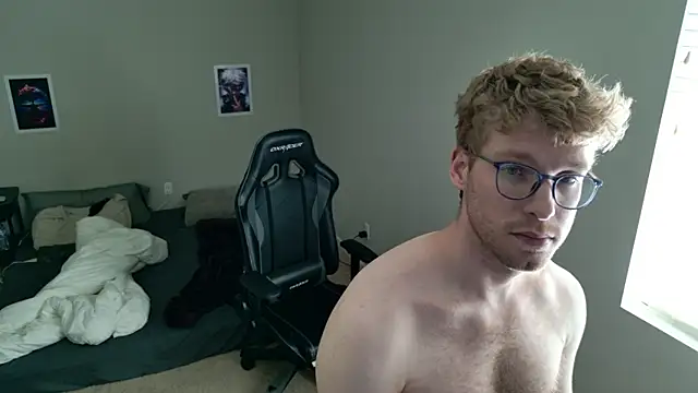 BlueEyedTallGuy94 webcam