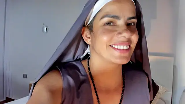 ClaraMariaMon webcam