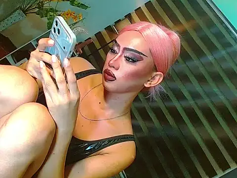 HOLLYWOOD_QUEEN_88 webcam
