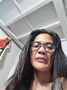 ImYourWoman_55 webcam