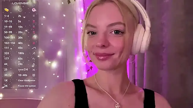 Marry_Sornatiko webcam