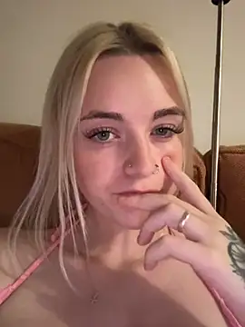 Lolabunnyblondie webcam