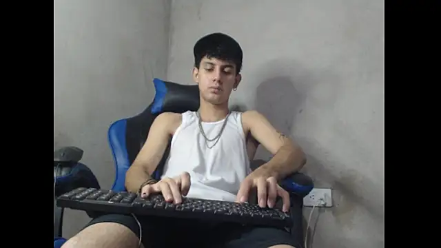 Garu_hot19 webcam