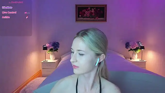 Julie_Blaze's most recent online snapshot