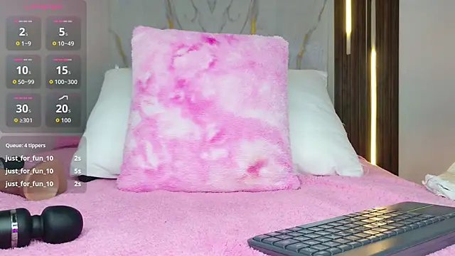 mia_099 webcam