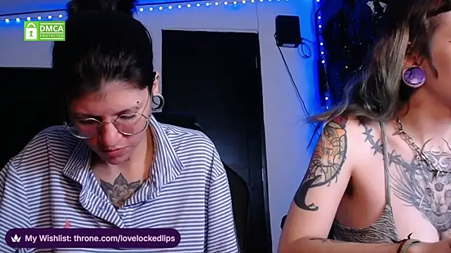 lovelockedlips webcam