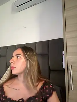 AllieYourGirl webcam
