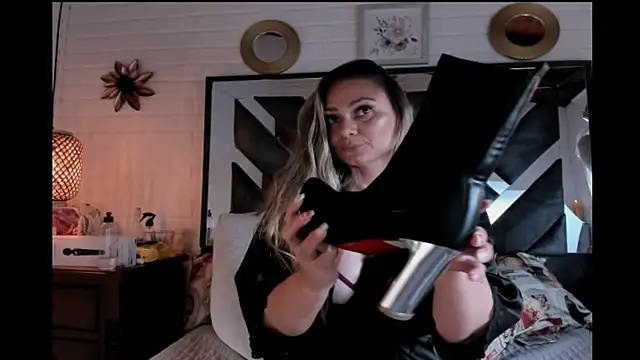 annie_vega17_ webcam