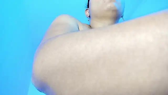 milkqueenboobs webcam