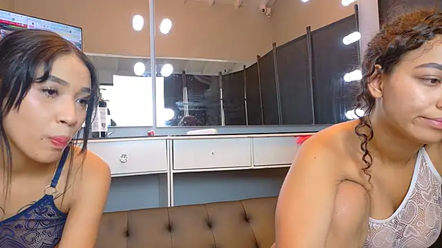 velvetmia68 webcam