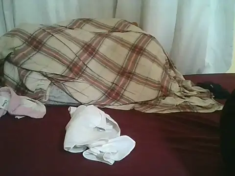 Yours_Ramona webcam