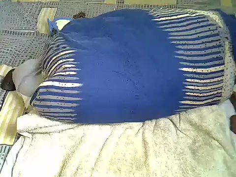 Pearl_petite webcam