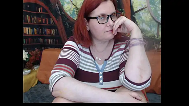PlayfullMature webcam
