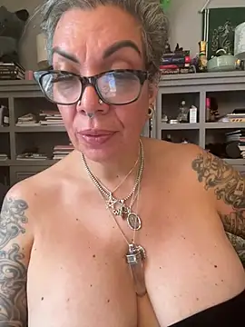 dieseldame1313 webcam