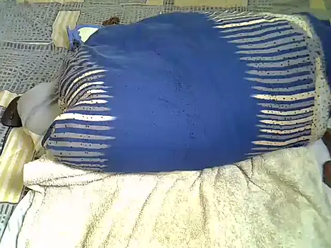Pearl_petite webcam