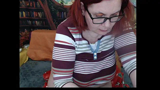 PlayfullMature webcam