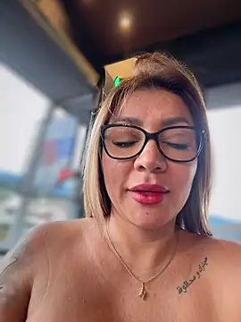 DIANITA_1988 Live Webcam on Stripchat