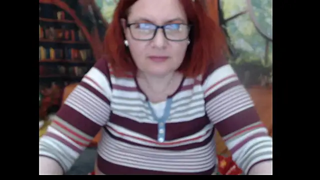 PlayfullMature webcam