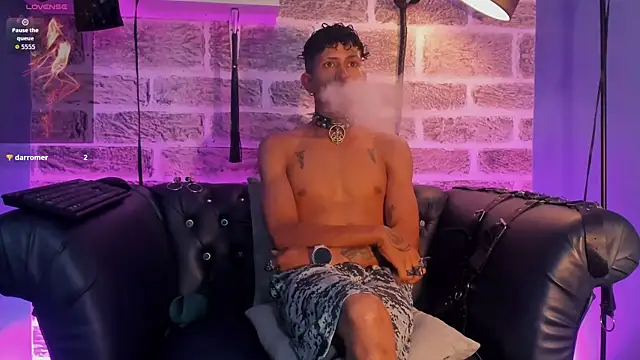 Maximoking26 webcam