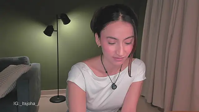 Lovinggirl_ webcam