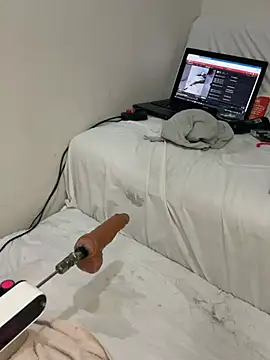 Ozge-SluttyScream69