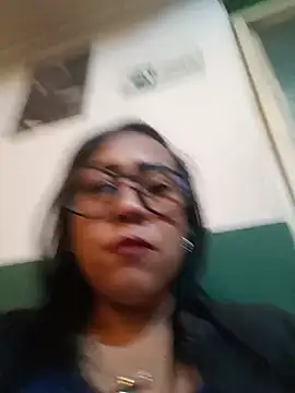 OliviaWilliamm live cam on StripChat