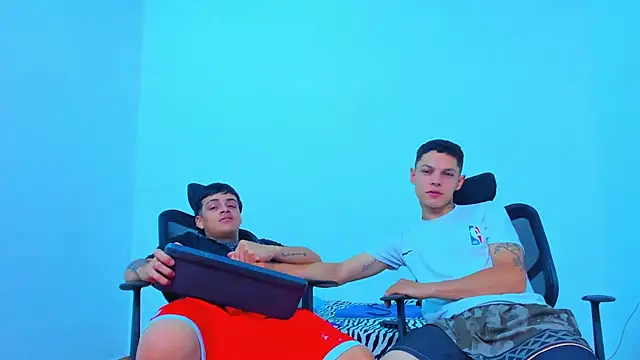 Thomas-Wil Live Web Cam Show