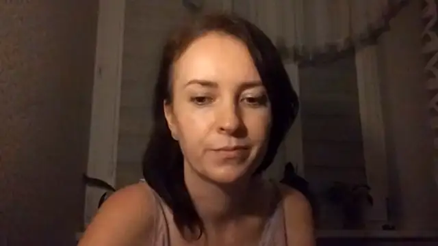 JenniferAlone webcam