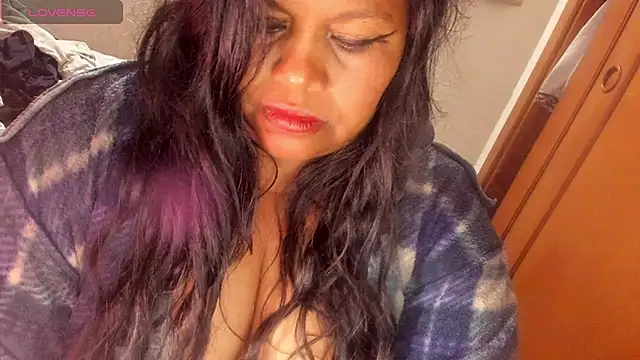 ebonycamelia webcam