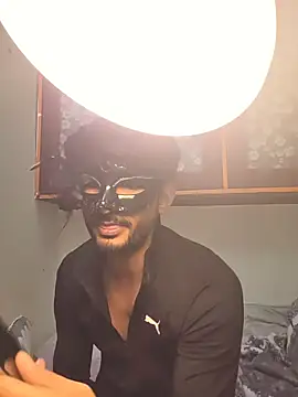 olivia_kaur webcam