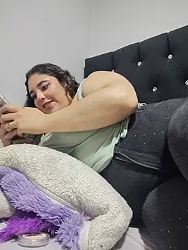 daphnevelvet - DaphneVelvet's free webcam - UK Sex Cams