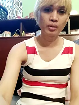 QueenSoreal webcam