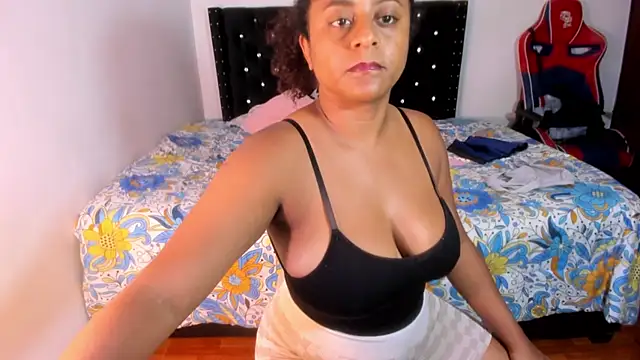 BellaKarla webcam
